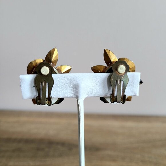 Large Lucite/plastic black and clear glass 1980s clip on earrings. - Picture 3 of 5